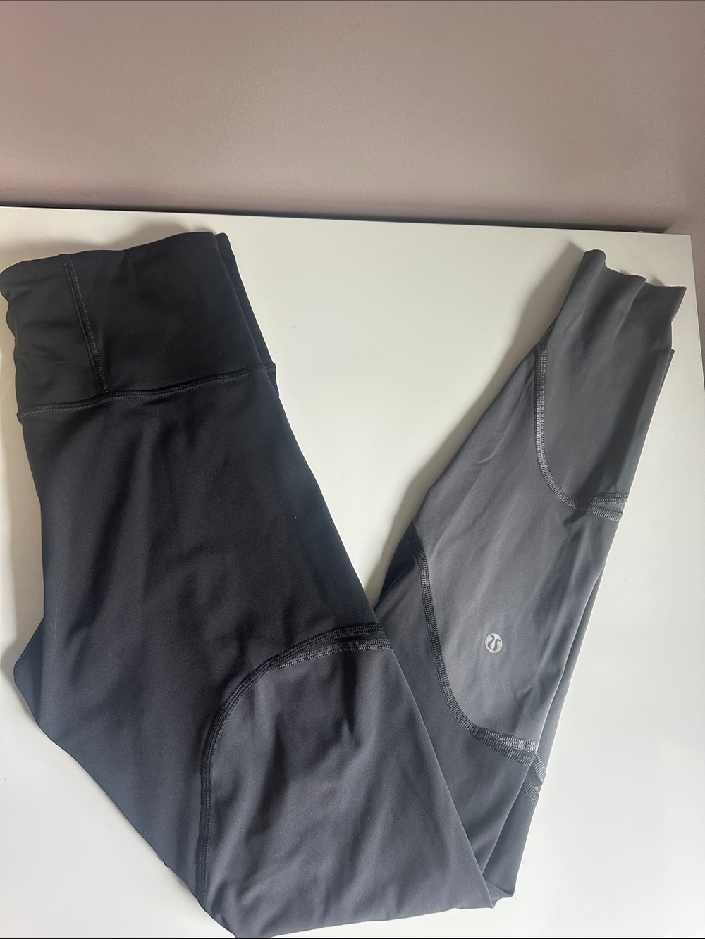LULULEMON black/grey leggings
